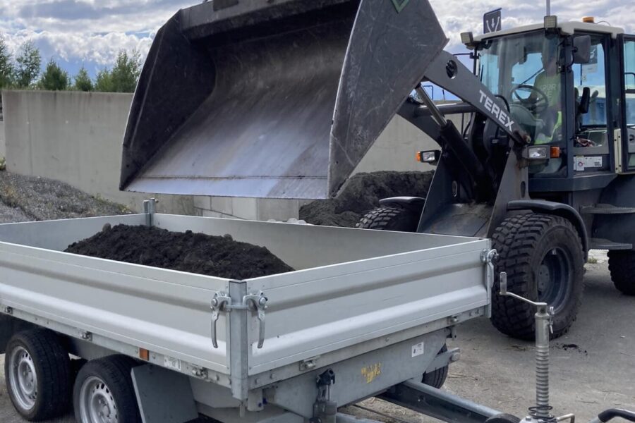 Lesser jord på henger