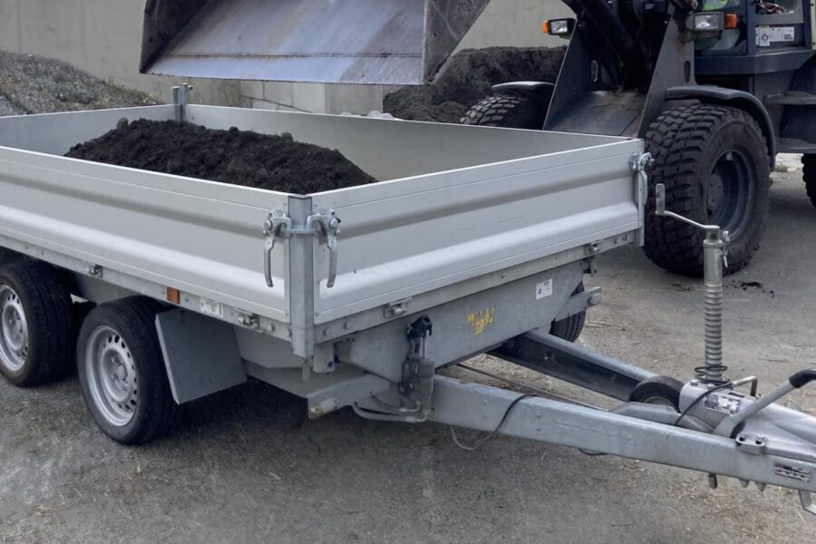 Lesser jord på henger